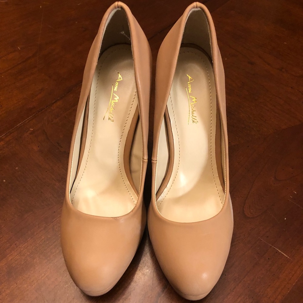 ANNE MICHELLE TAN HEELS